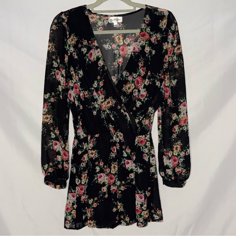 Emerald Sundae Black Floral Long Sleeve Surplice Romper Size M EUC